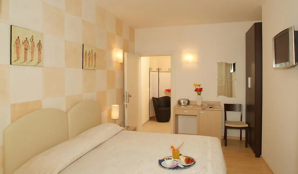 Hotel Chris Bellaria-Igea Marina